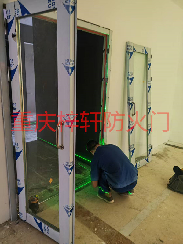 1758429874877288.jpg 安裝不銹鋼玻璃防火門.jpg